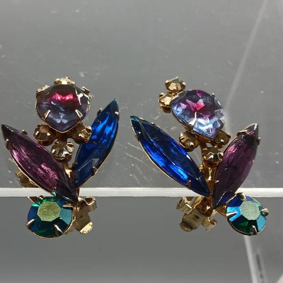 CELEBRITY VINTAGE 💙 CLIP ON EARRINGS - Picture 6 of 8